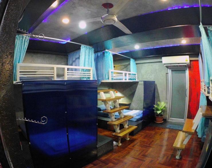 Hostel Ddm House Bangkok Exterior foto